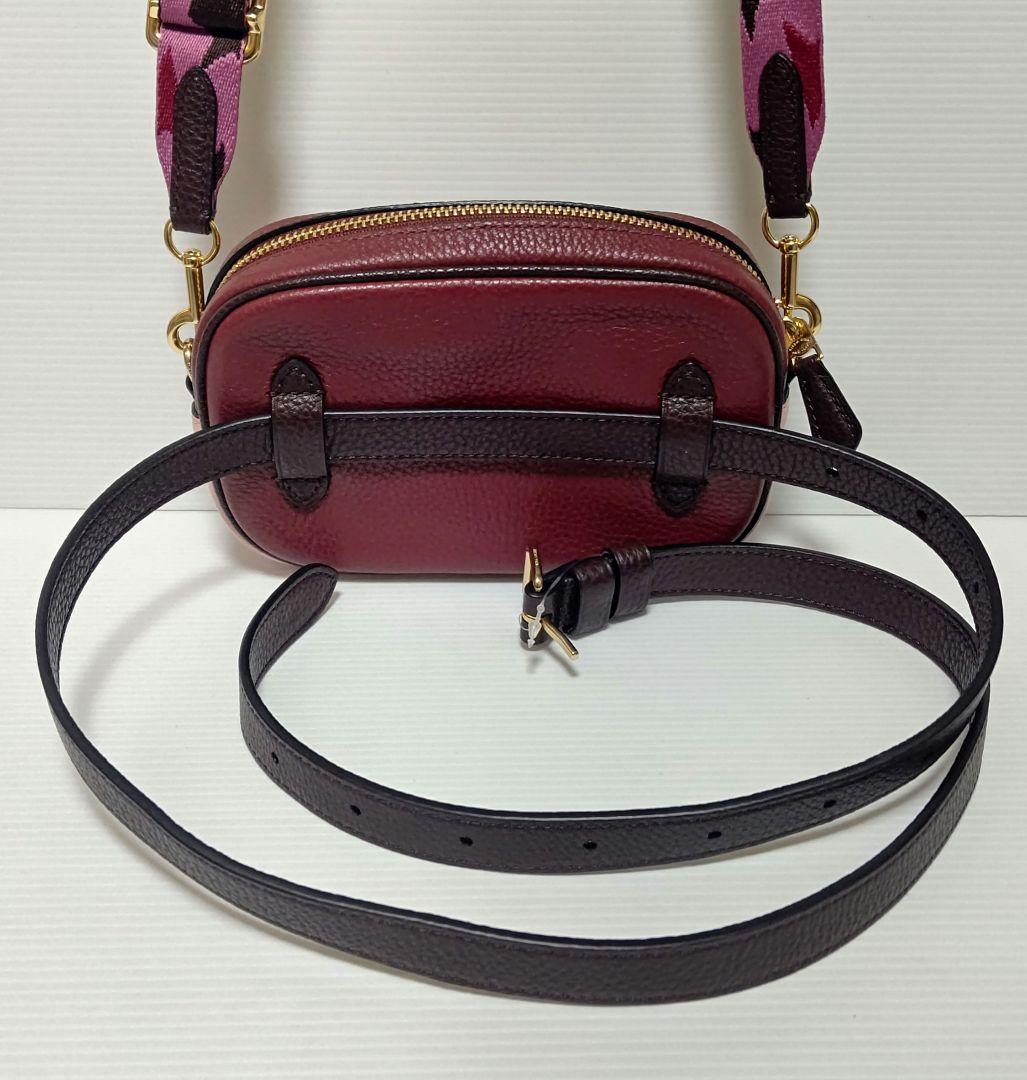 COACH ピンク ボディバッグ 星柄ストラップ
