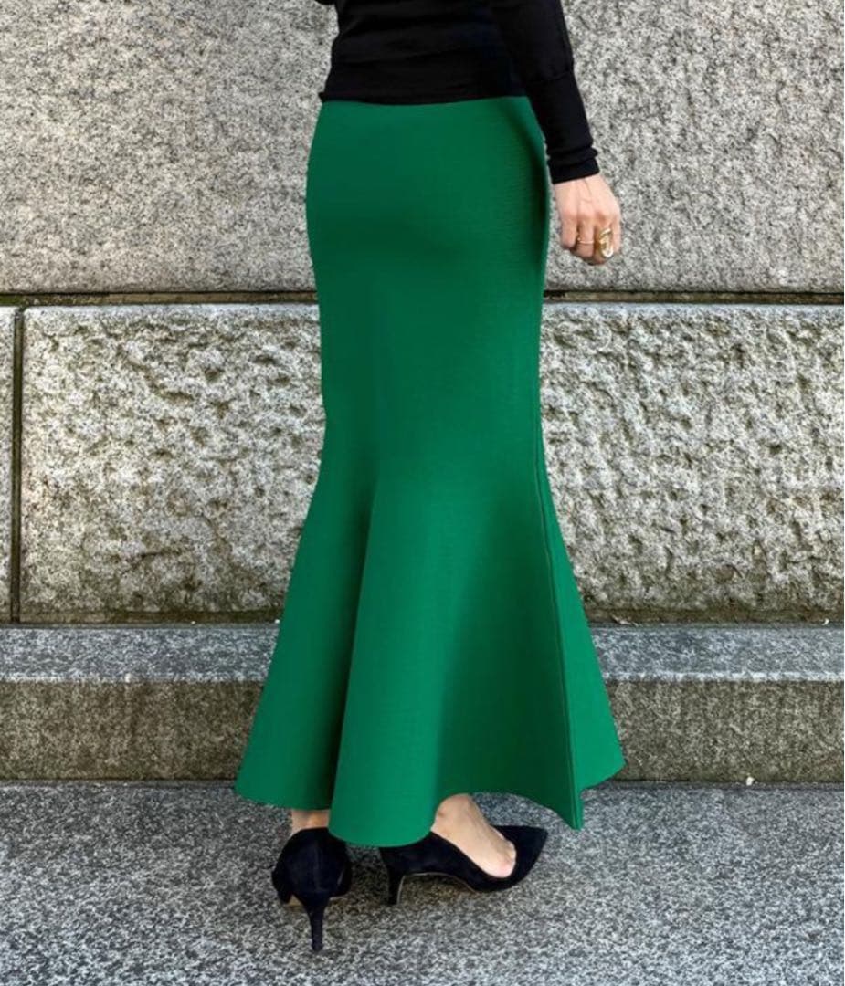 新品・未使用❣️JENNE 立体マーメイドニットスカート　グリーン　Ｍ