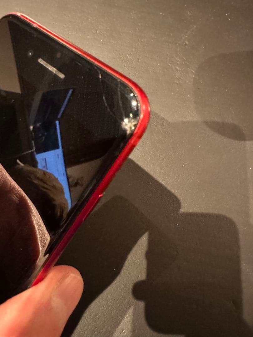 iPhone 8 256GB本体 画面傷あり