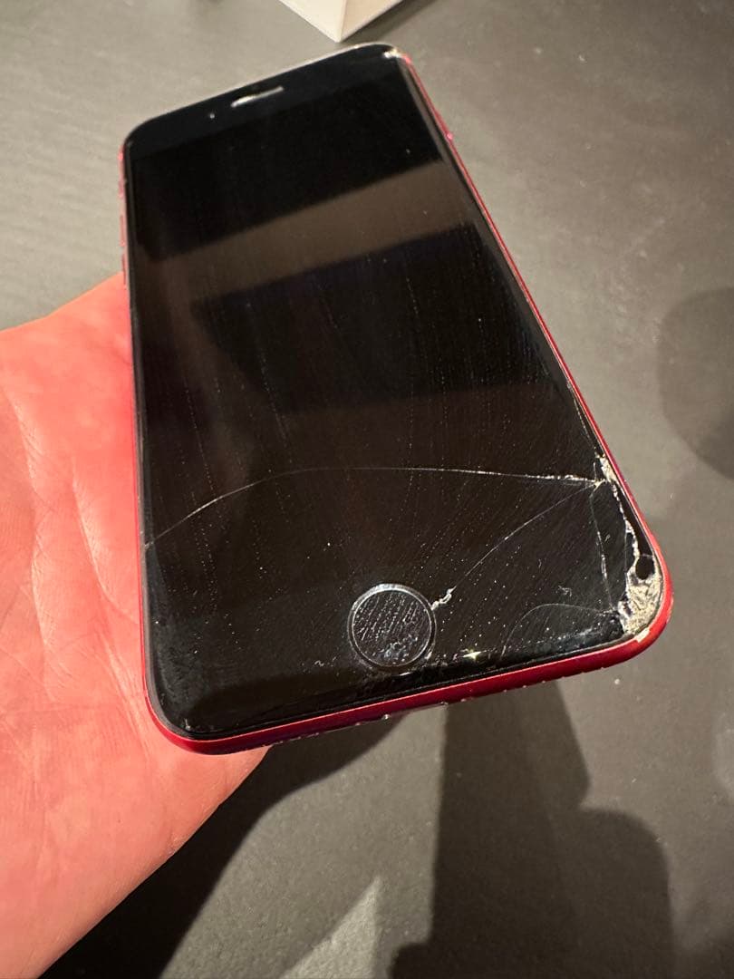 iPhone 8 256GB本体 画面傷あり