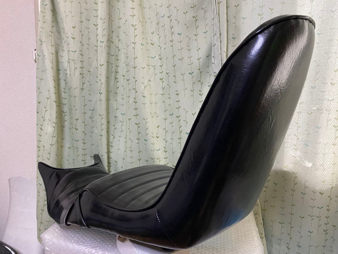 猫*様 特注 激レア 新品 ホーネット250 三段シート 艶あり黒 40cm M