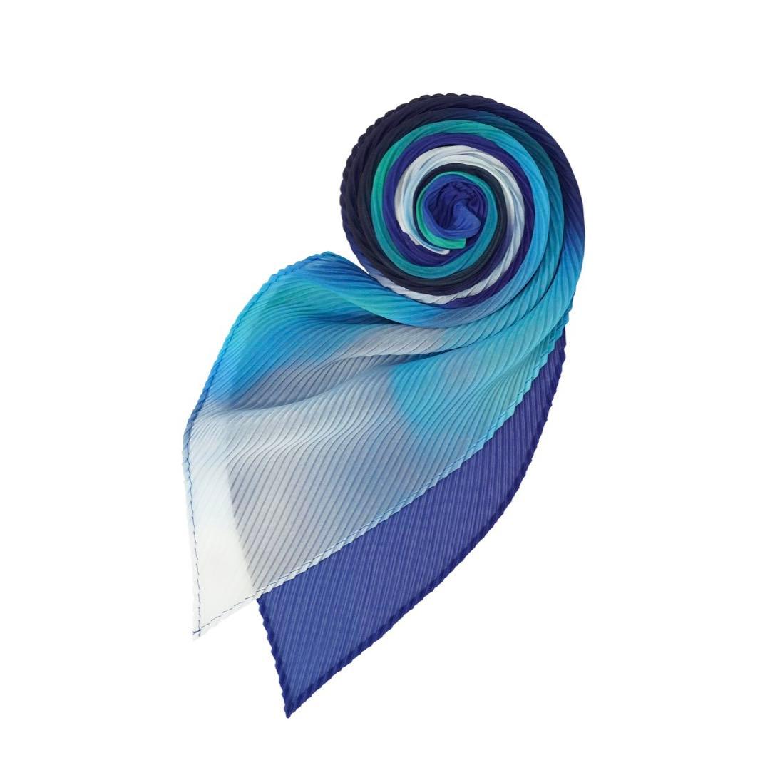 小物 me ISSEY MIYAKE AURORA PLEATS STOLE