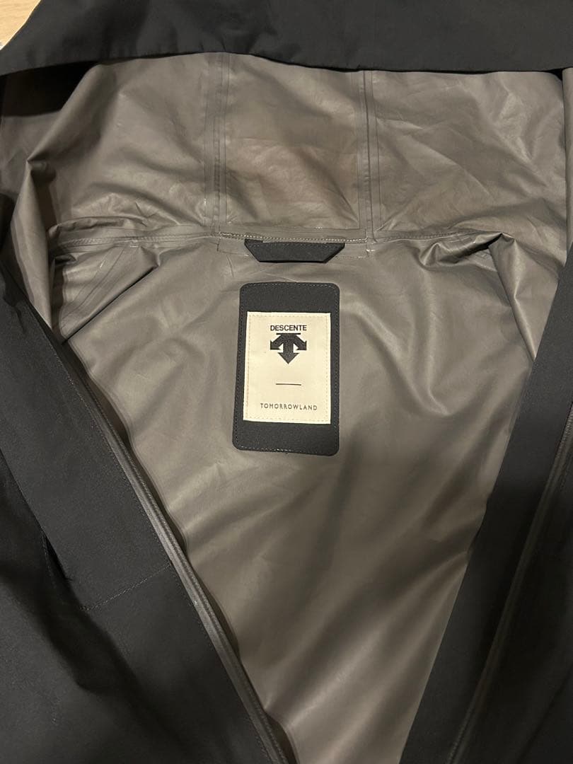 【美品•別注】DESCENTE×TOMORROWLAND ゴアテックスブルゾン