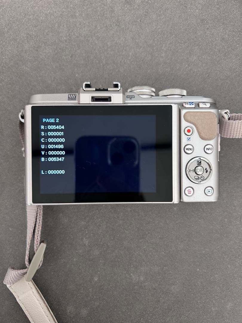 OLYMPUS PEN E-PL8 ホワイト レンズ2本付き