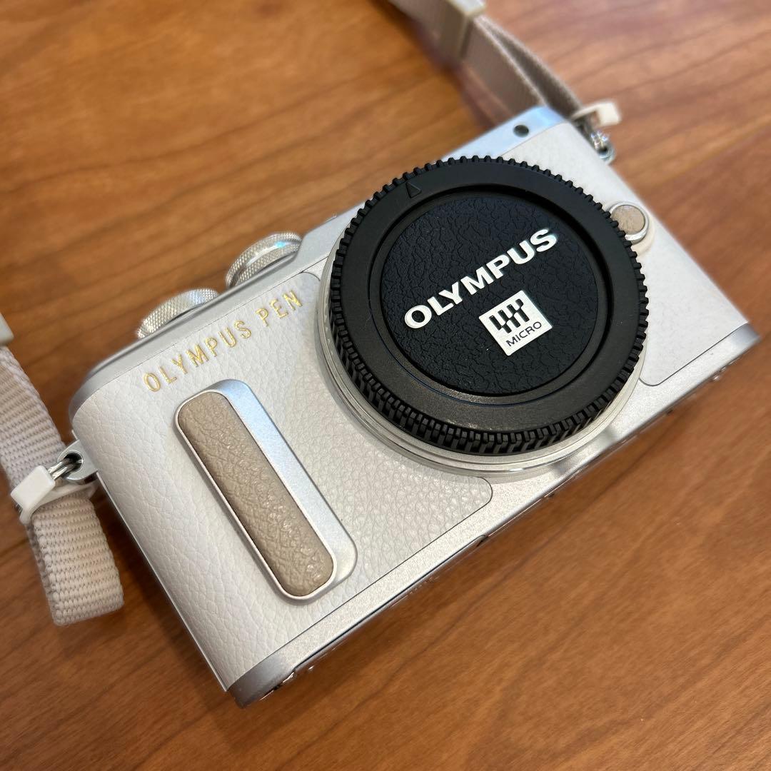 OLYMPUS PEN E-PL8 ホワイト レンズ2本付き