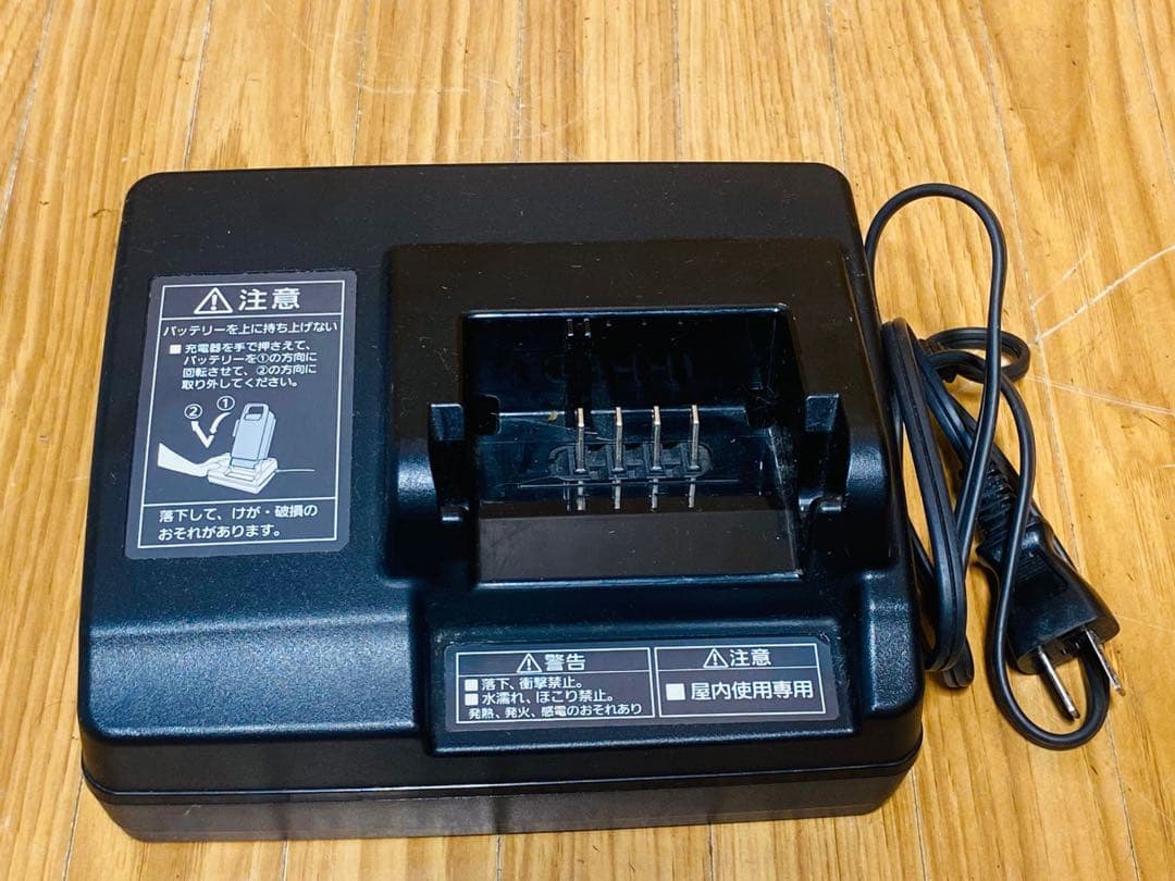 (2)Panasonic 電動自転車用バッテリー充電器 黒 NKJ073Z