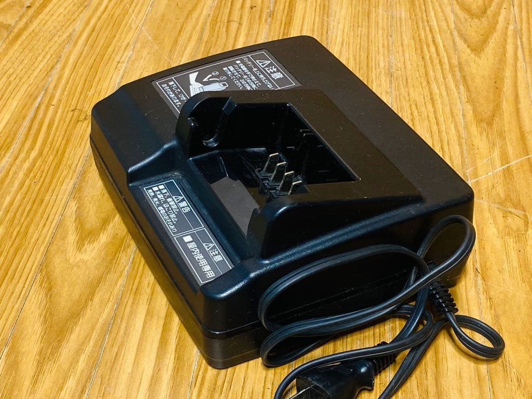 (2)Panasonic 電動自転車用バッテリー充電器 黒 NKJ073Z