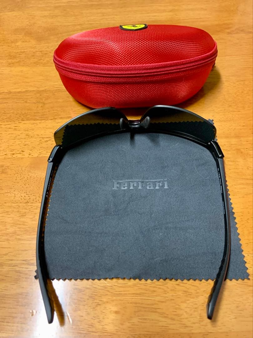 【試着のみ・ほぼ新品】Ferrari サングラス フェラーリ