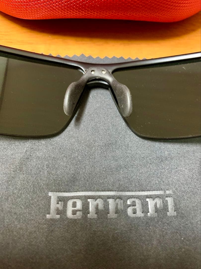 【試着のみ・ほぼ新品】Ferrari サングラス フェラーリ
