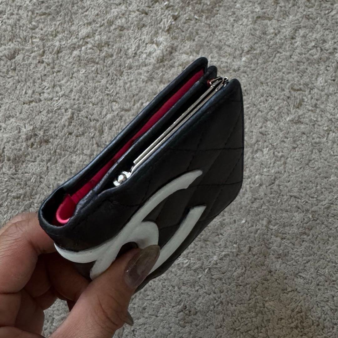 CHANEL 二つ折り財布 ブラック/ホワイト