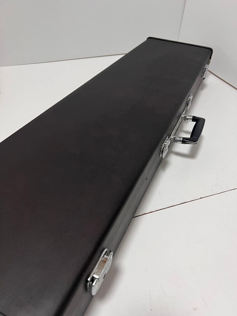 三味線本体　ハードケース付　付属品多数