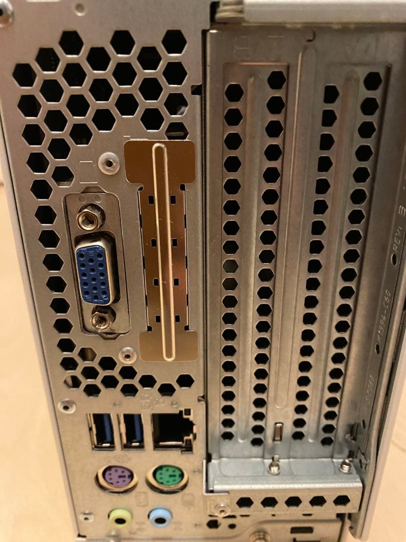 FUJITSU ESPRIMO D588 タワー
