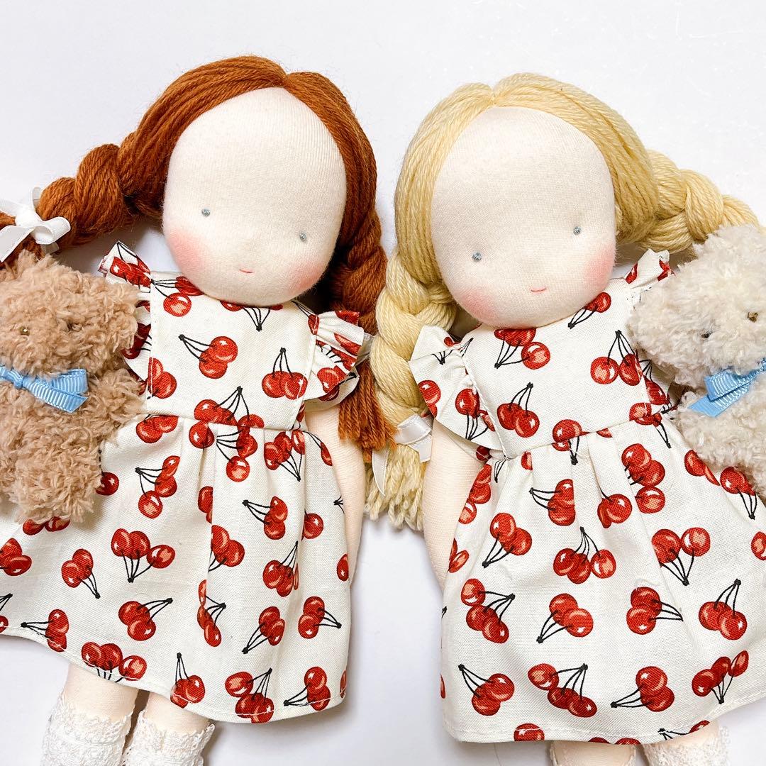 ブロンドヘアの女の子　お人形　ドール　ハンドメイド　ウォルドルフ人形風