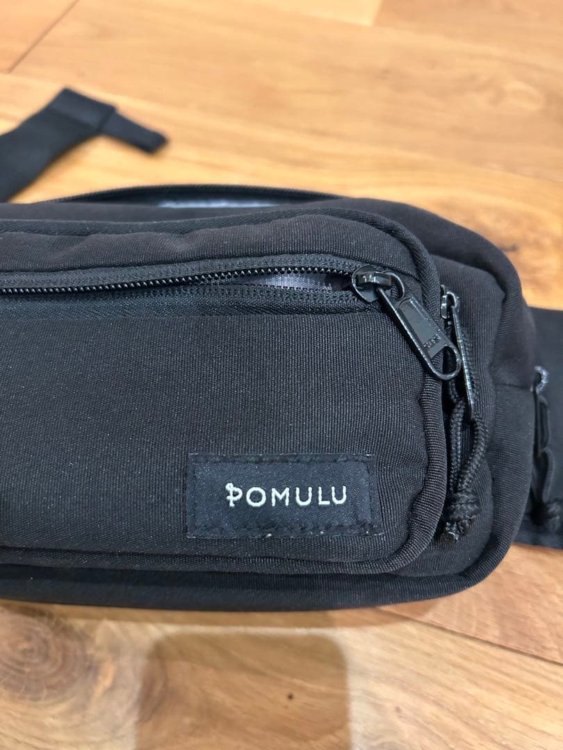 POMULU ブラック ウエストポーチ