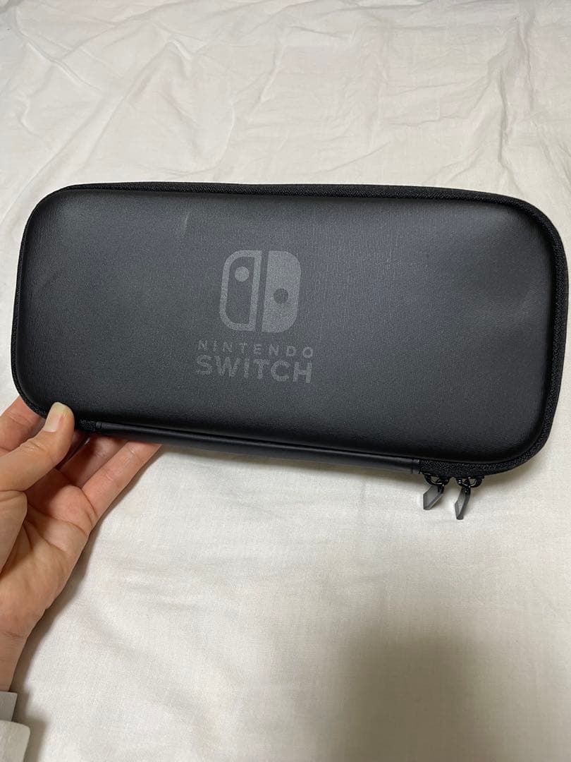 Nintendo Switch 本体 付属品一式　joycon2人分　ケース付き