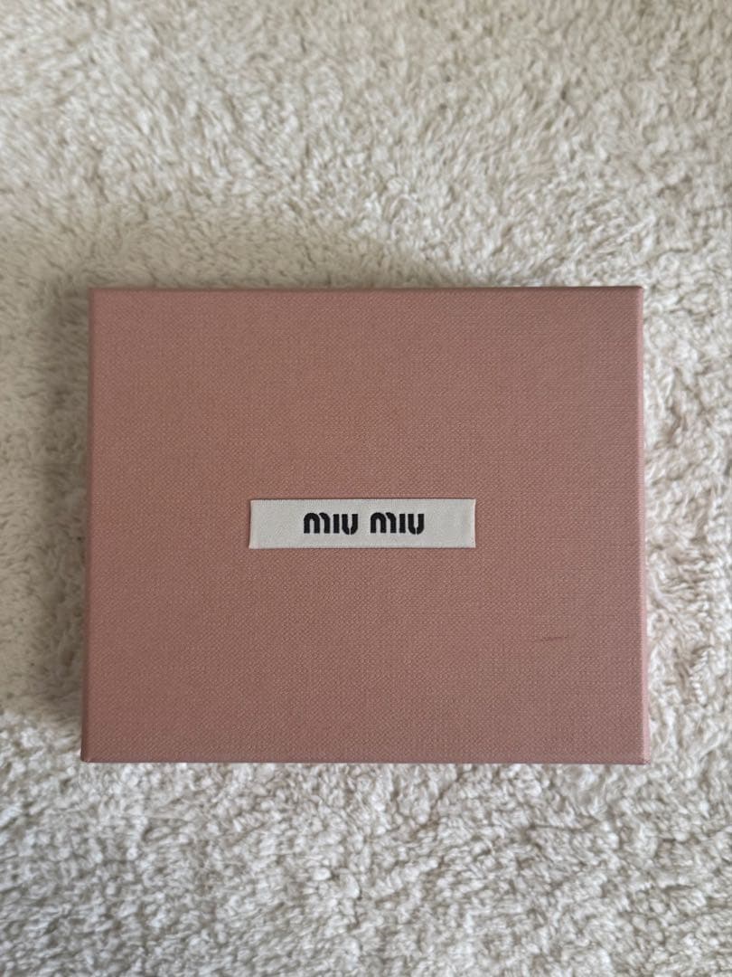 miumiu ナッパーレザー二つ折り財布