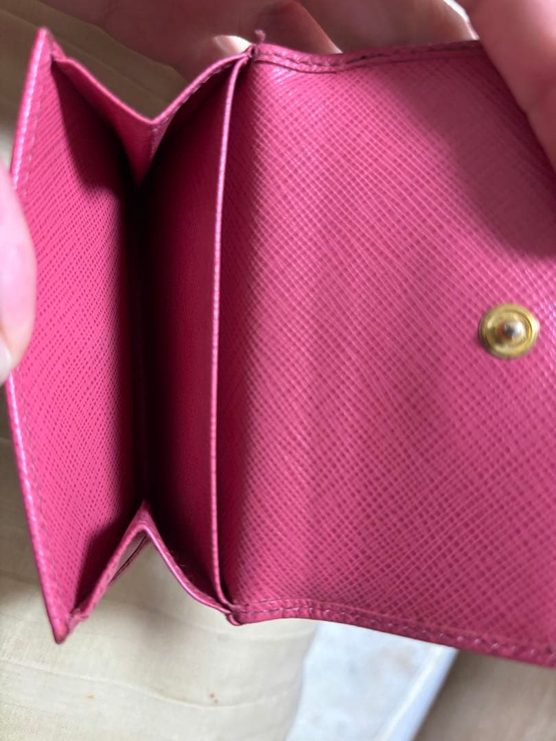 Prada 二つ折り財布 箱付き