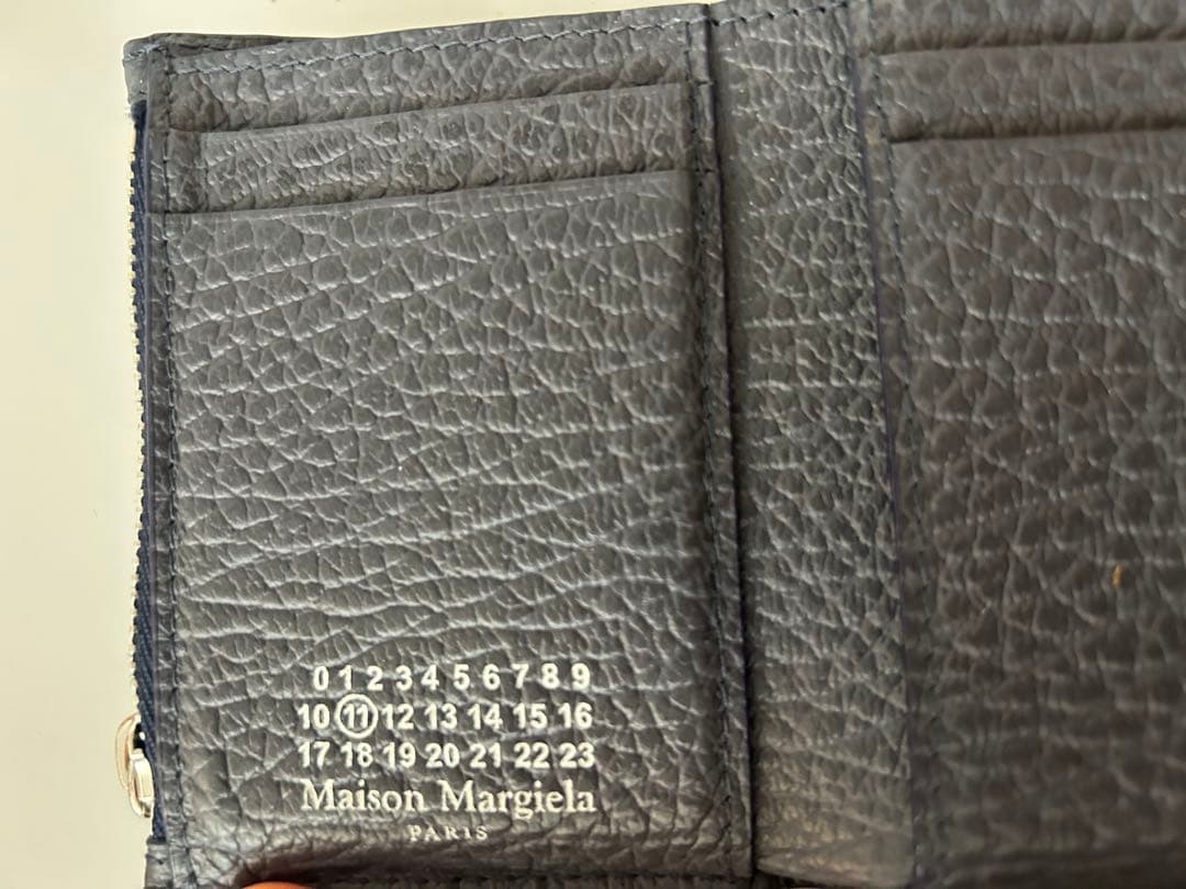 マルジェラ　三つ折り財布