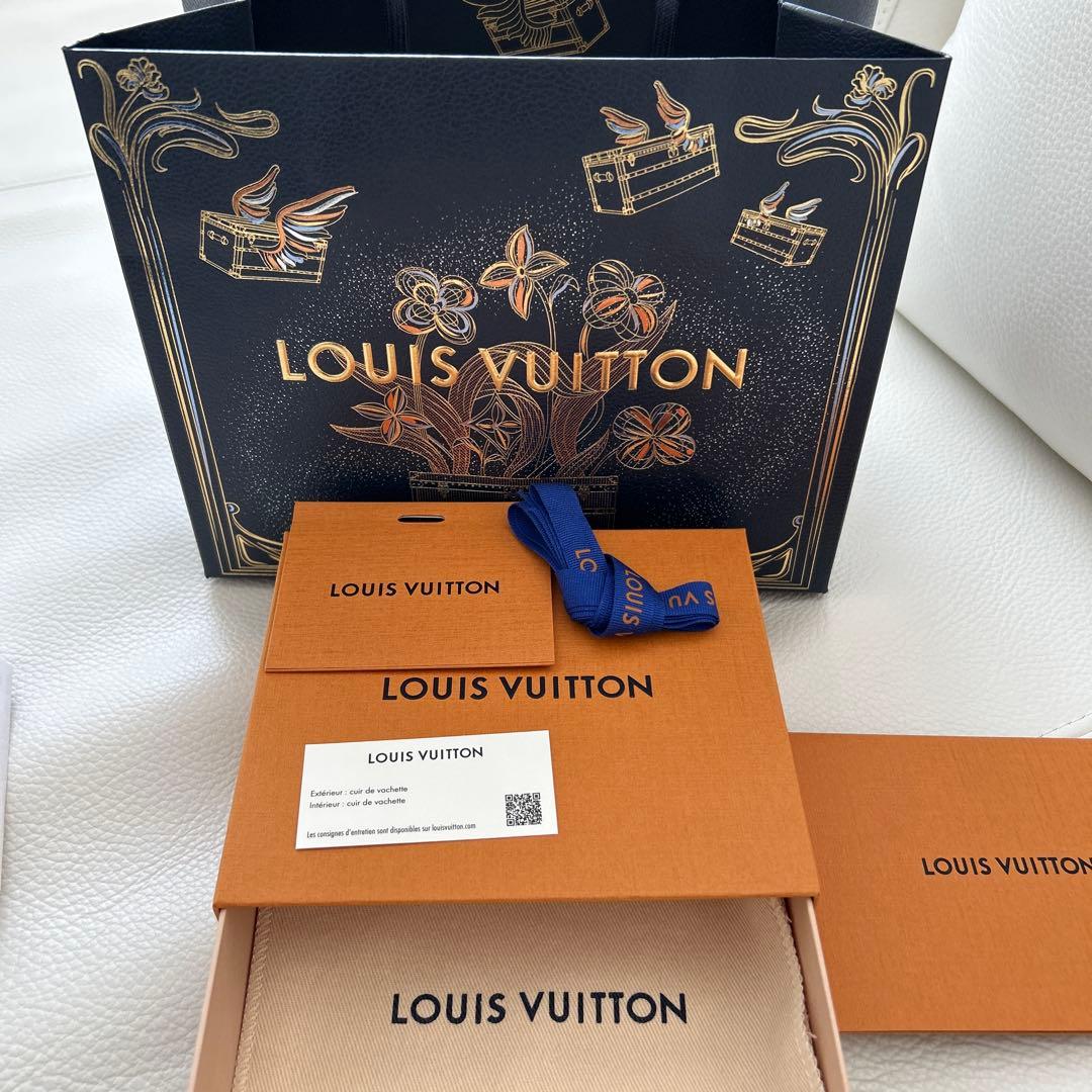 くまママLouis Vuitton ヴェルティカル ウォレット コンパクト