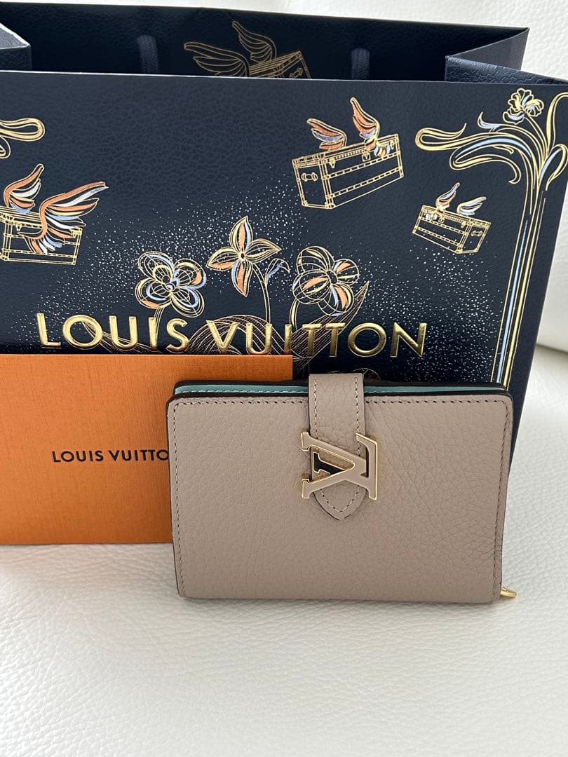 くまママLouis Vuitton ヴェルティカル ウォレット コンパクト