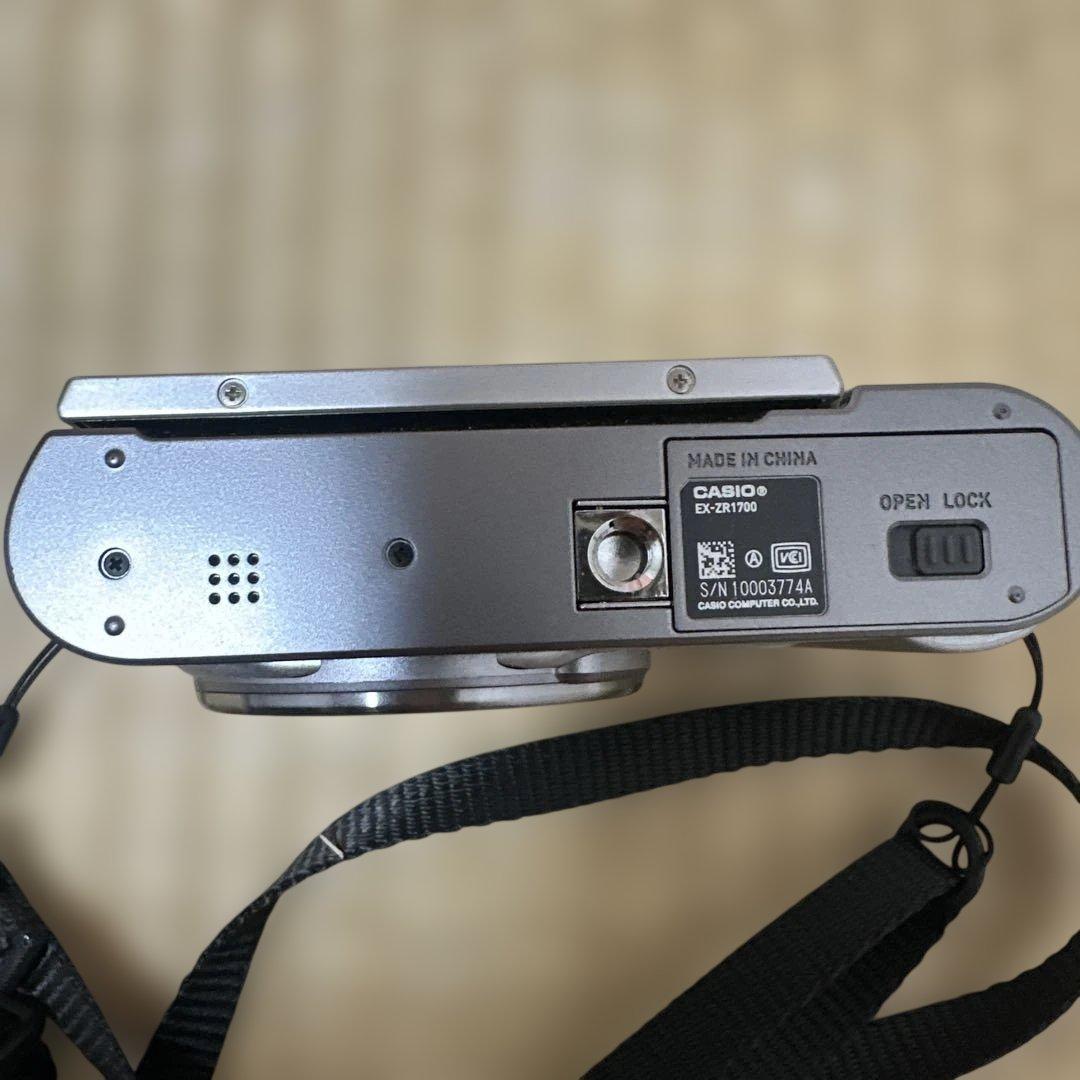 デジタルカメラ CASIO EXILIM EX-ZR1700
