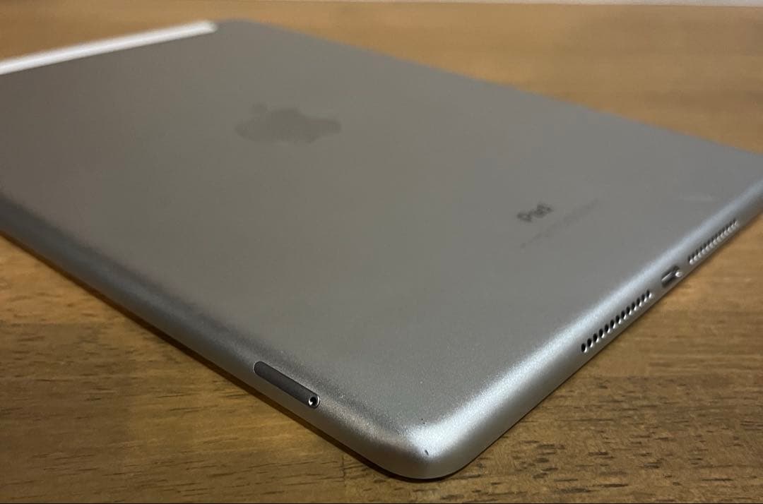 Apple iPad第5世代 32GB Wi-Fi + Cellular