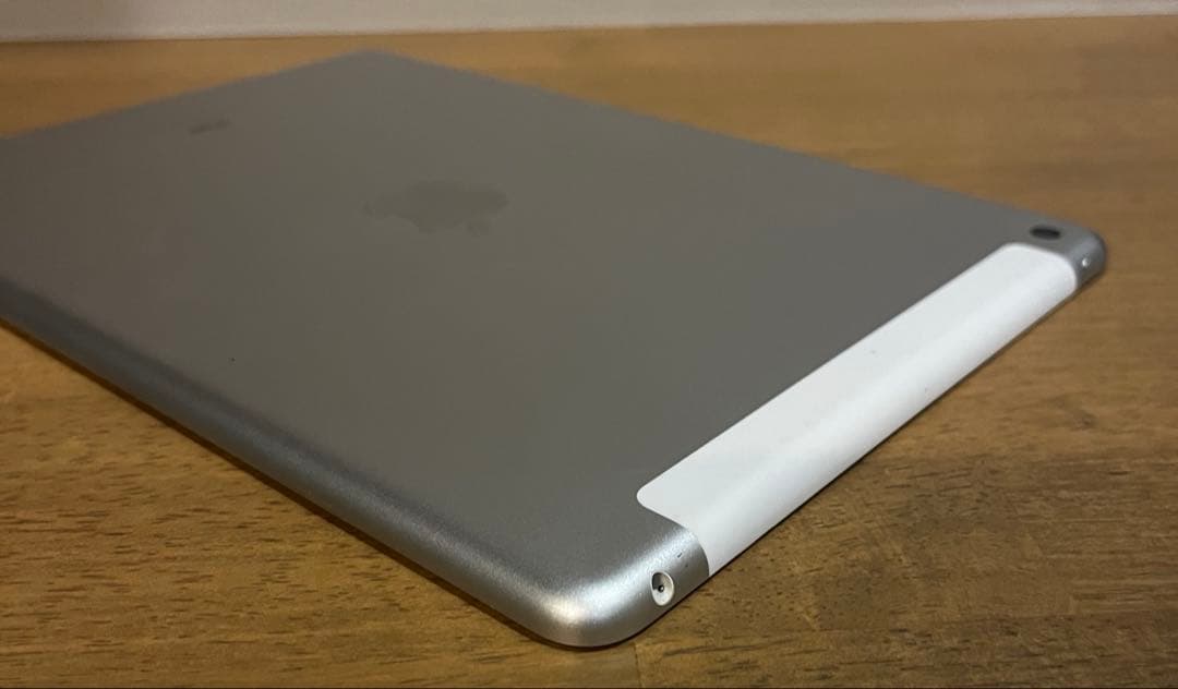 Apple iPad第5世代 32GB Wi-Fi + Cellular