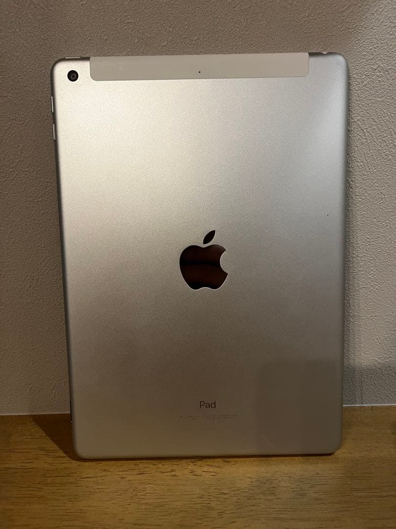 Apple iPad第5世代 32GB Wi-Fi + Cellular