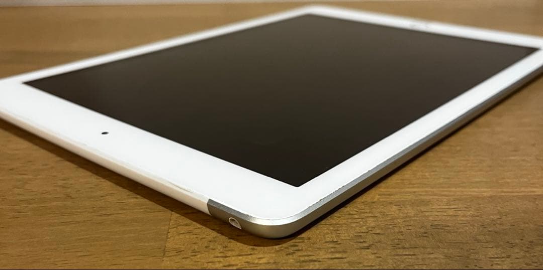 Apple iPad第5世代 32GB Wi-Fi + Cellular