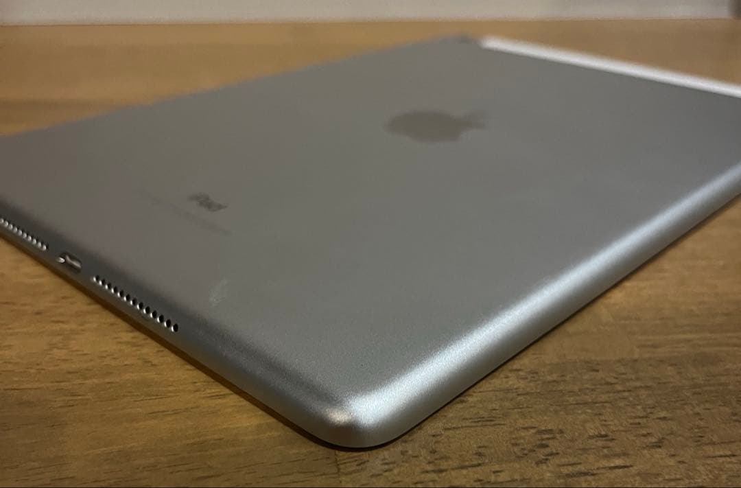 Apple iPad第5世代 32GB Wi-Fi + Cellular