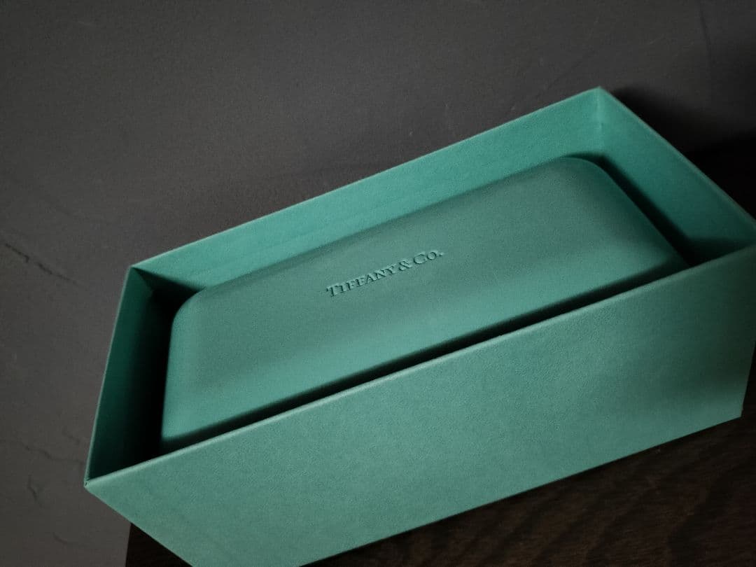 Tiffany　 箱、レンズ拭き布（未使用）　取説あり。