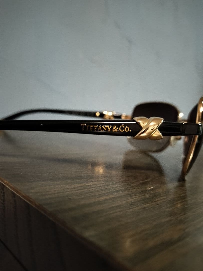 Tiffany　 箱、レンズ拭き布（未使用）　取説あり。
