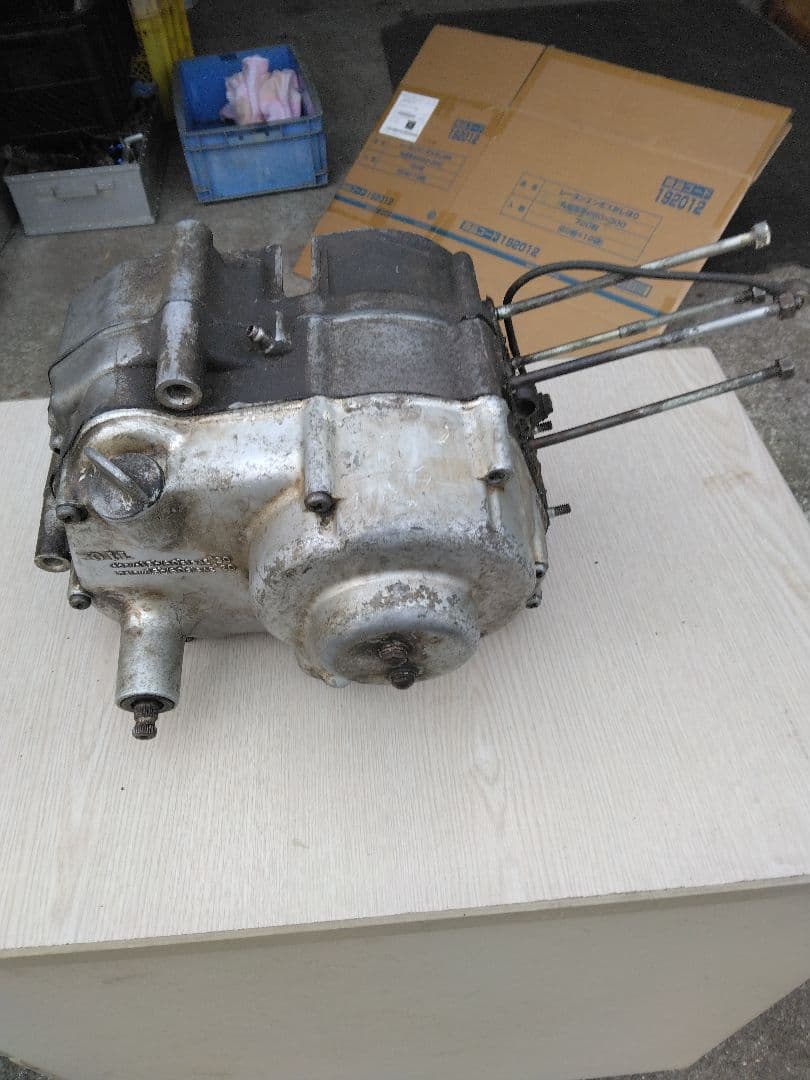 ホンダC100 2つ星　バイクエンジン