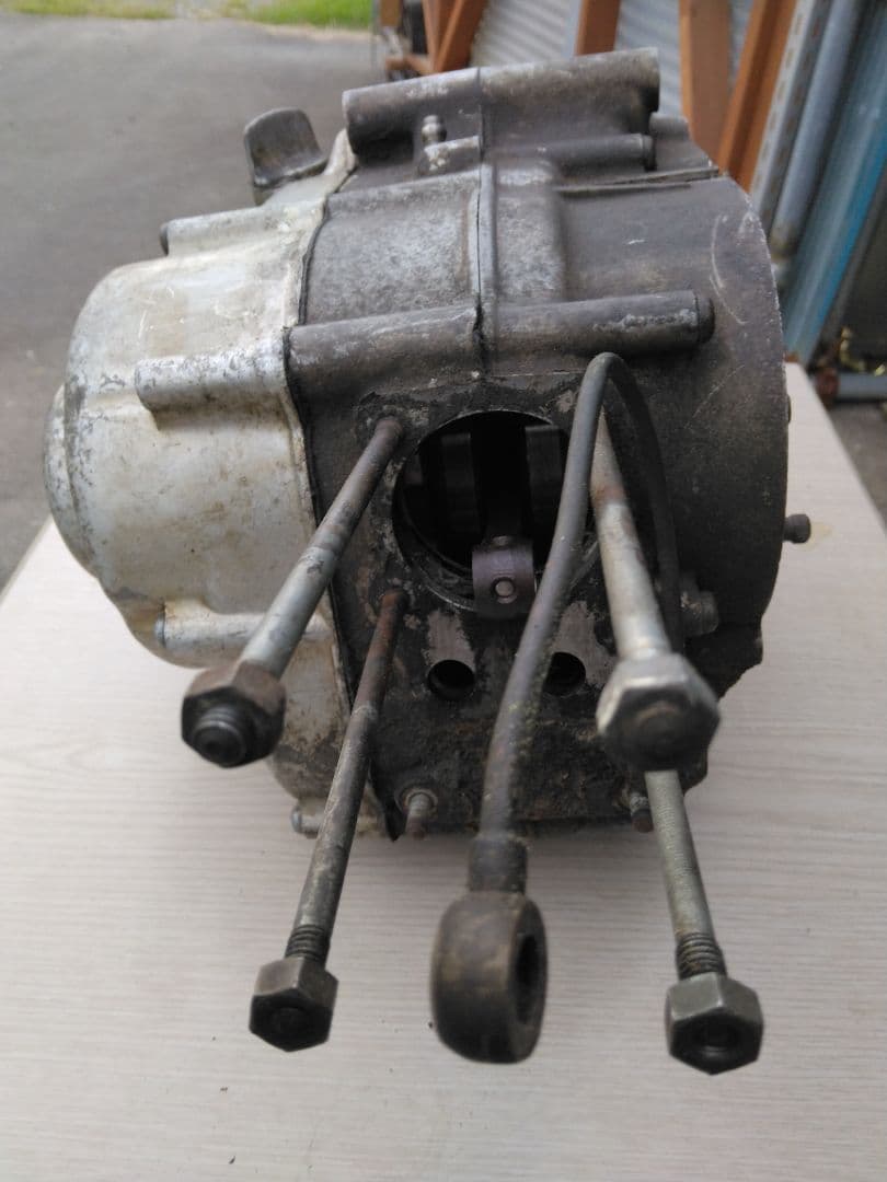 ホンダC100 2つ星　バイクエンジン