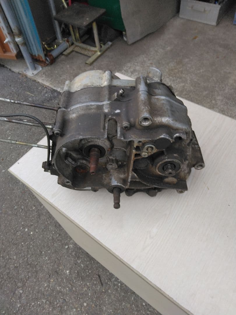 ホンダC100 2つ星　バイクエンジン