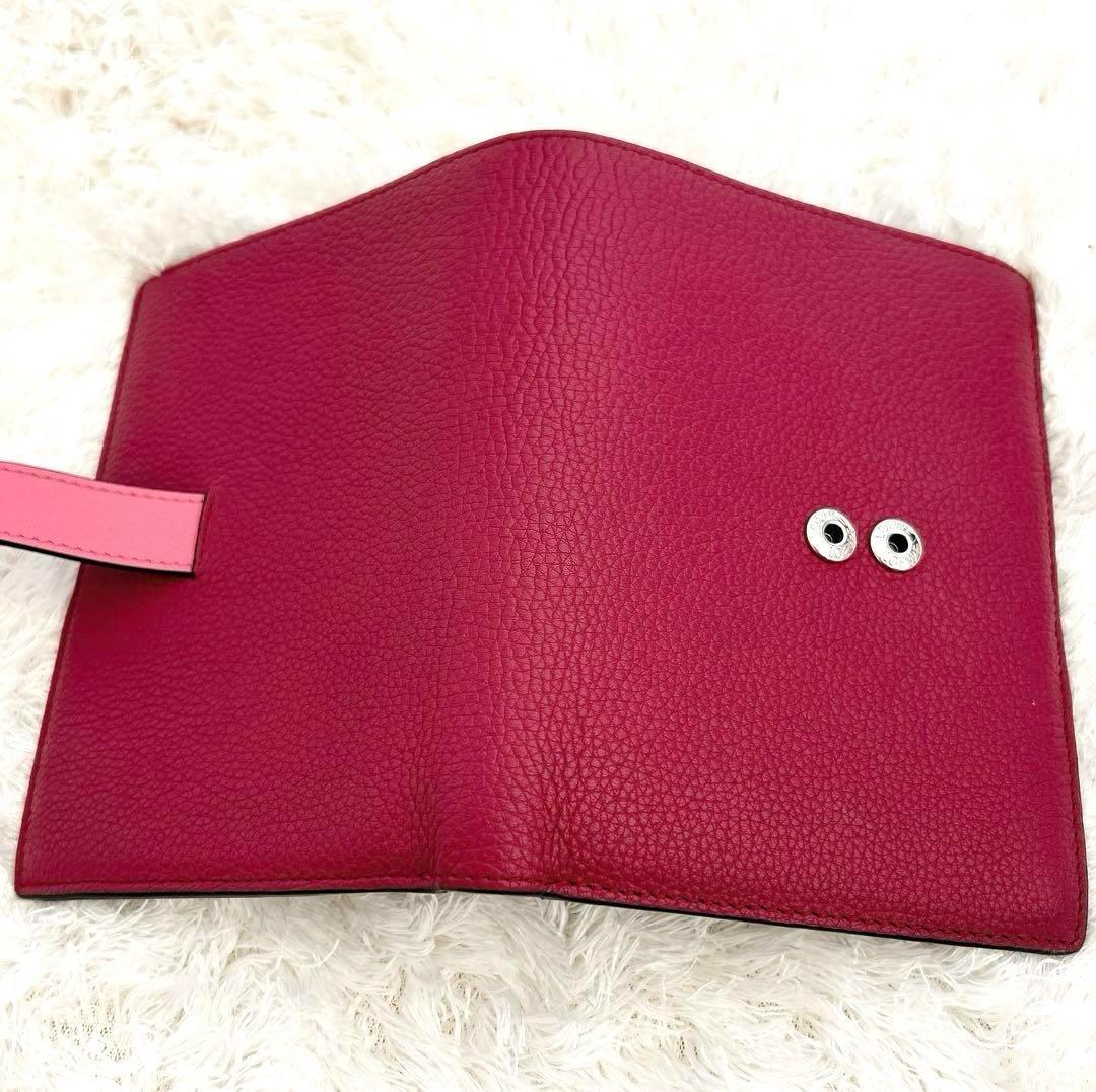 ロエベ アナグラム ミディアムバーティカルウォレット レザー 二つ折り財布