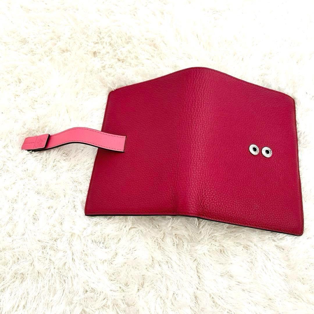 ロエベ アナグラム ミディアムバーティカルウォレット レザー 二つ折り財布
