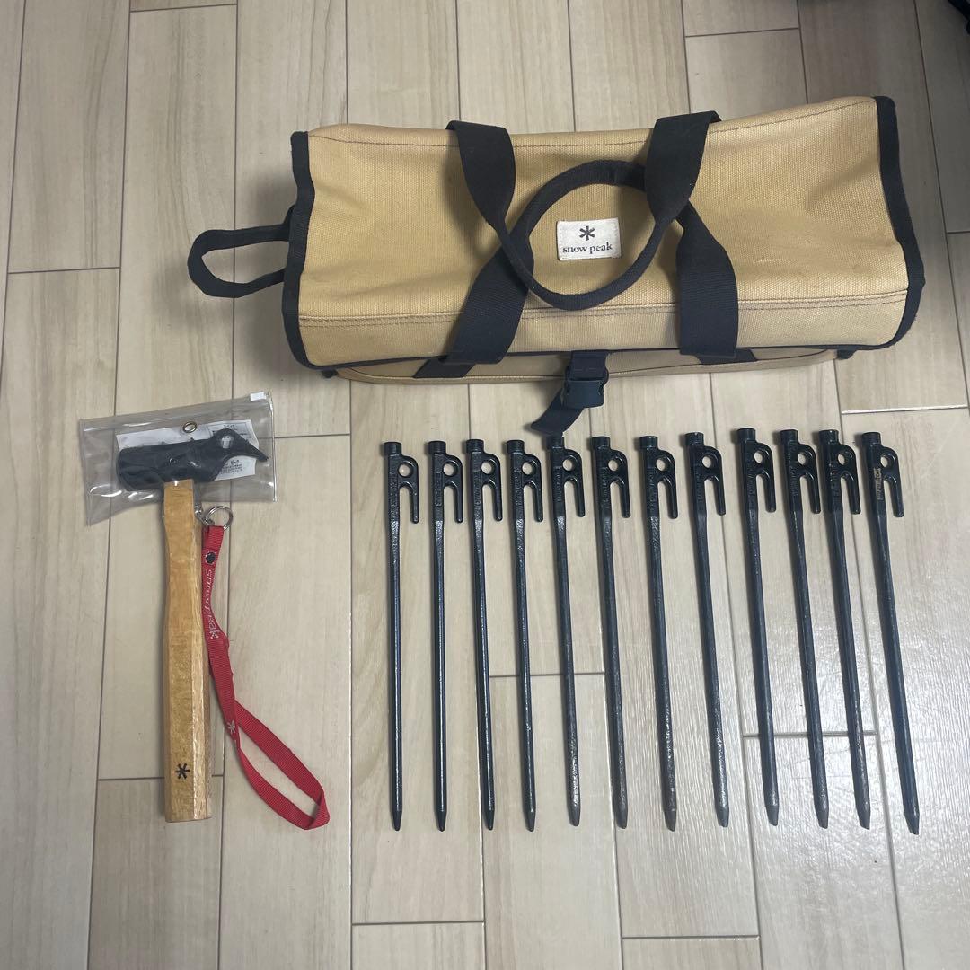 ペグ12本セットとハンマー　マルチコンテナM スノーピーク