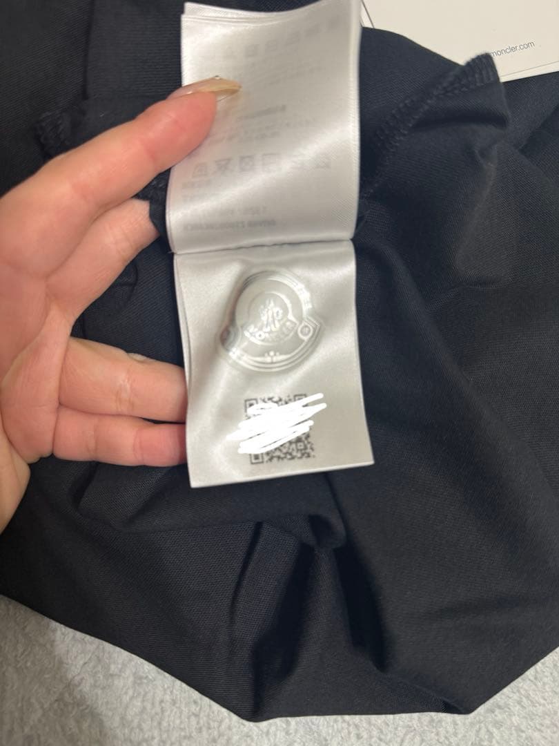 モンクレール　MONCLER モンクレ　Tシャツ　黒　ブラック　トップス　半袖