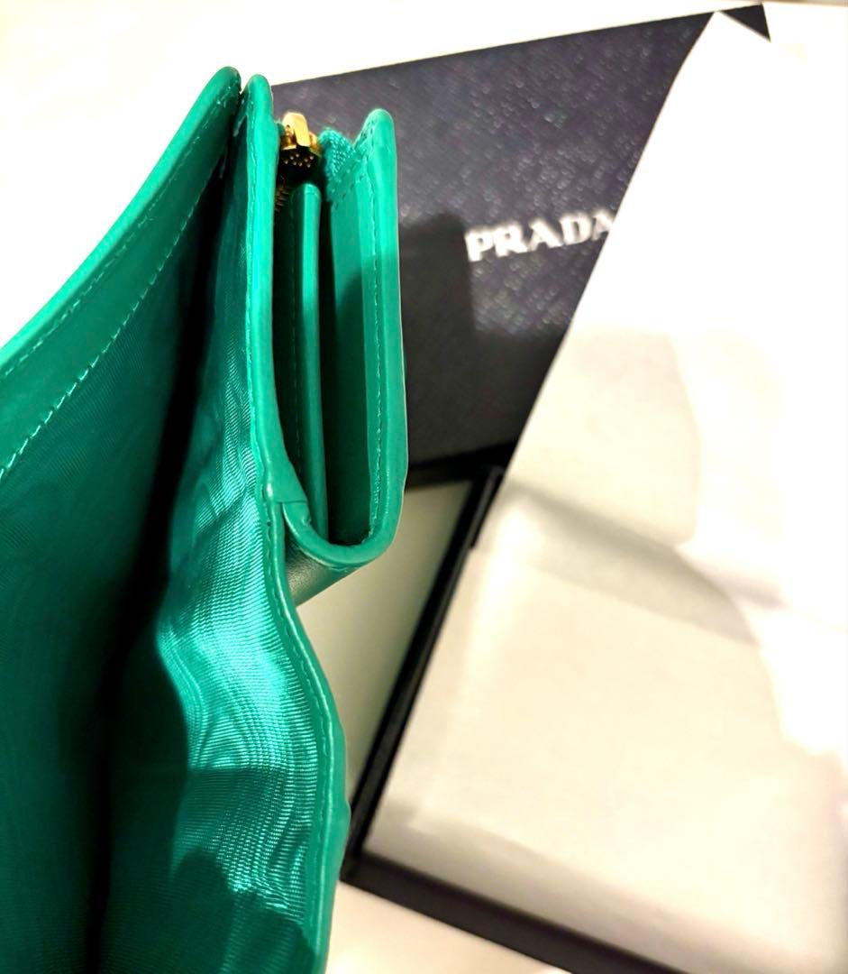 【超美品】プラダ PRADA 2つ折り 財布 ウォレット 緑 グリーン