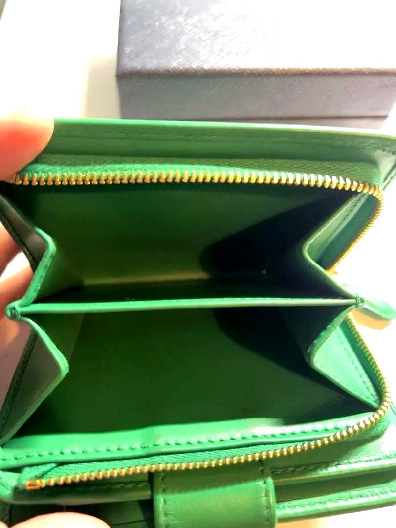 【超美品】プラダ PRADA 2つ折り 財布 ウォレット 緑 グリーン