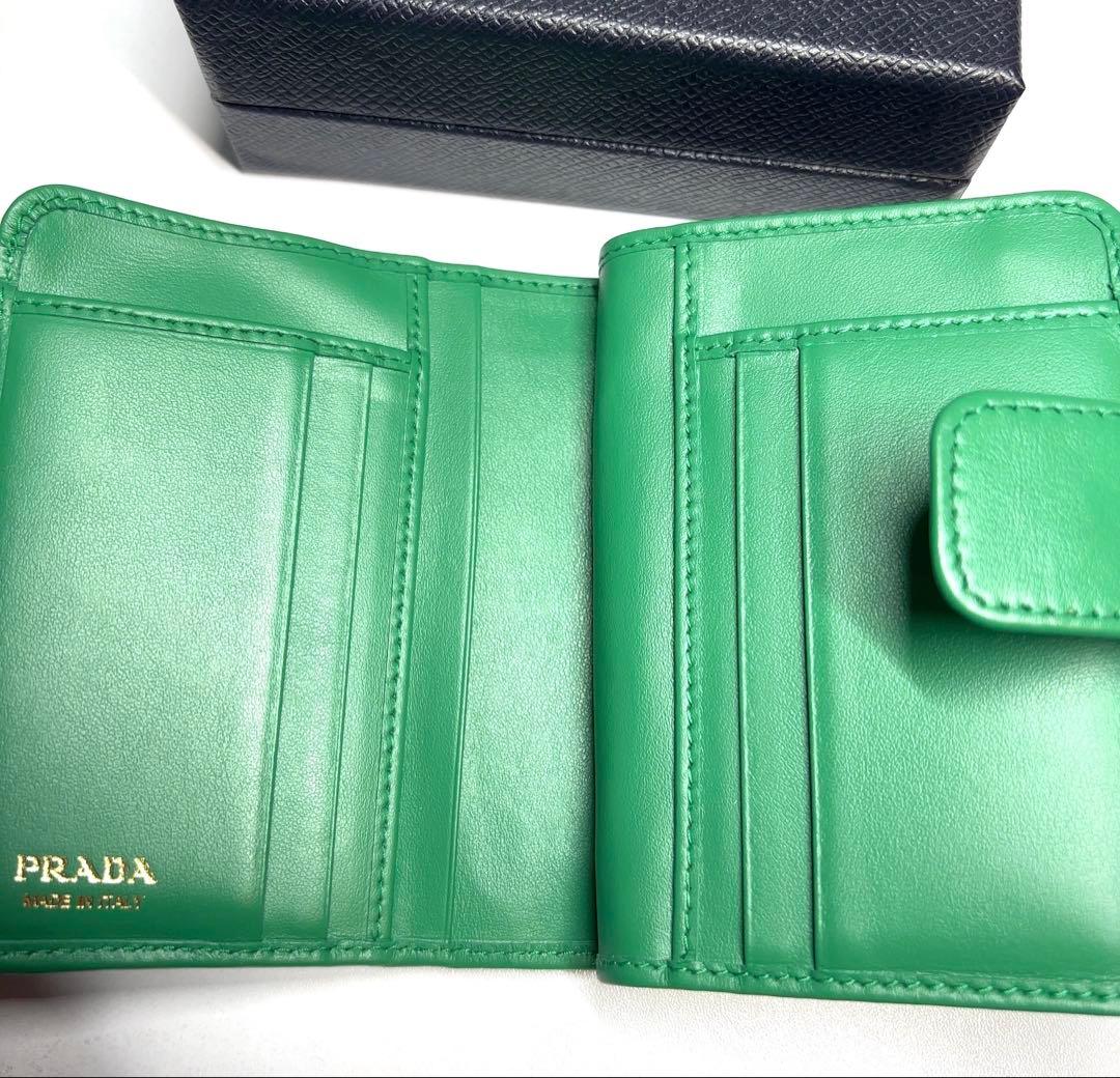 【超美品】プラダ PRADA 2つ折り 財布 ウォレット 緑 グリーン