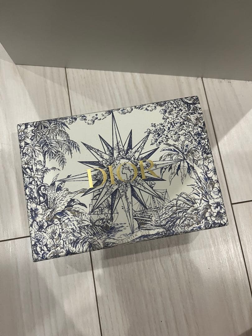 Dior グレー キルティング 二つ折り財布