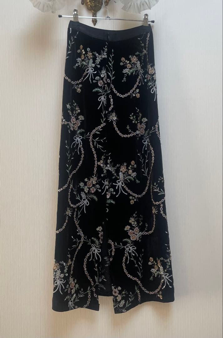 ANDREA&Co. アンドレア&コー　ボタニカル刺繍ベロアスカート　ロング