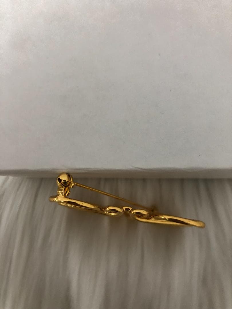超美品　アナグラム　ブローチ　ゴールド　綺麗　レディース