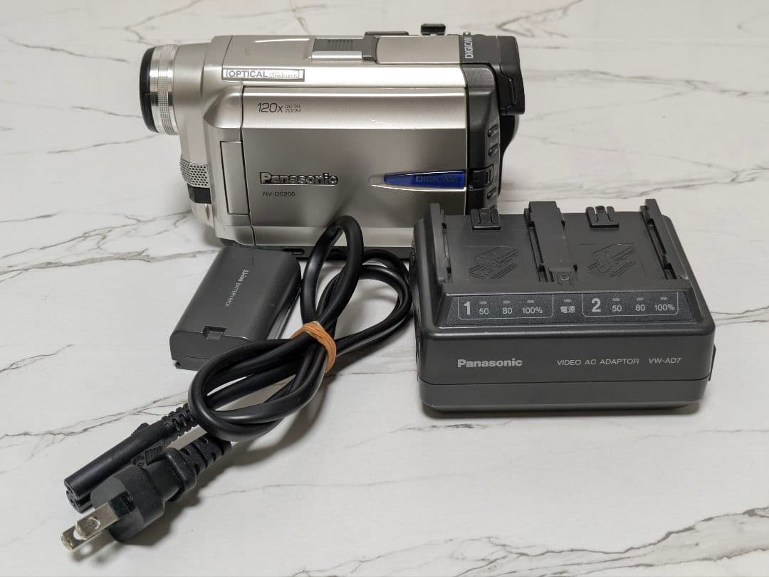 ② Panasonic　NV-DS200　MiniDV対応　(再生機)