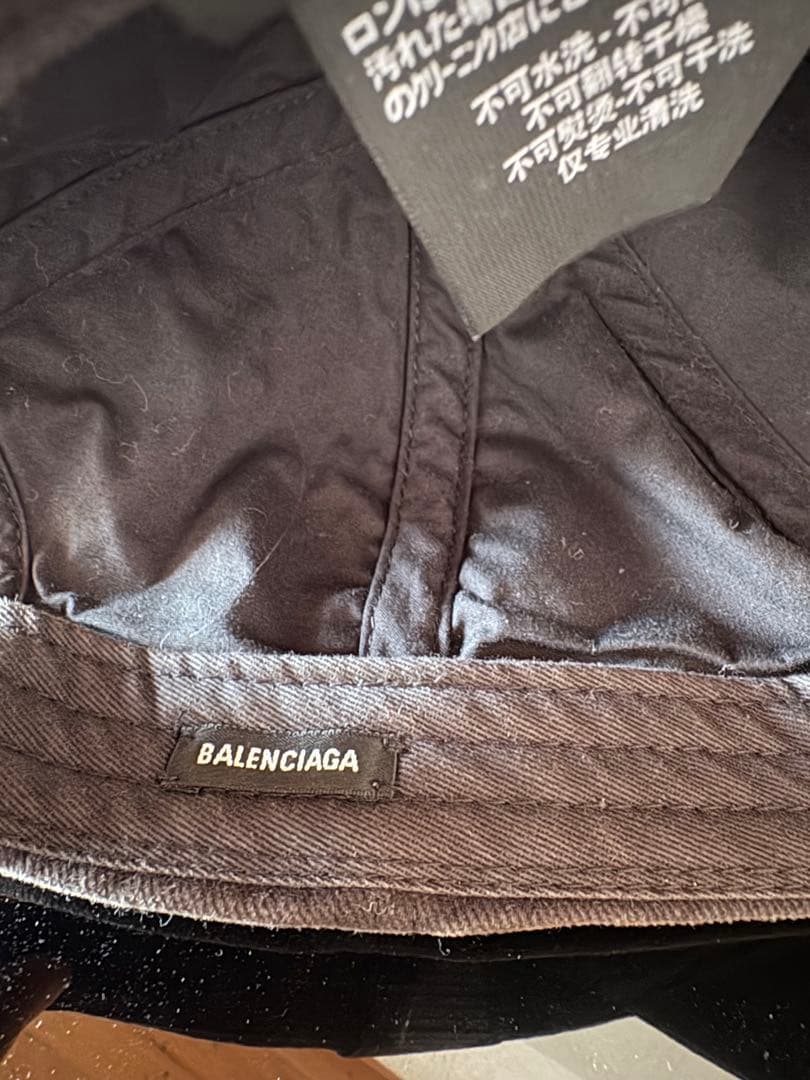 BALENCIAGA ベースボールキャップ　Lサイズ（保存袋、ショッパー付き）