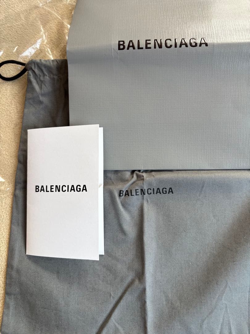 BALENCIAGA ベースボールキャップ　Lサイズ（保存袋、ショッパー付き）