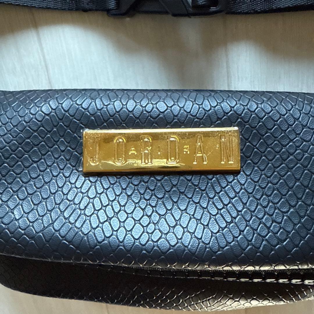 JORDAN ブラック ボディバッグ