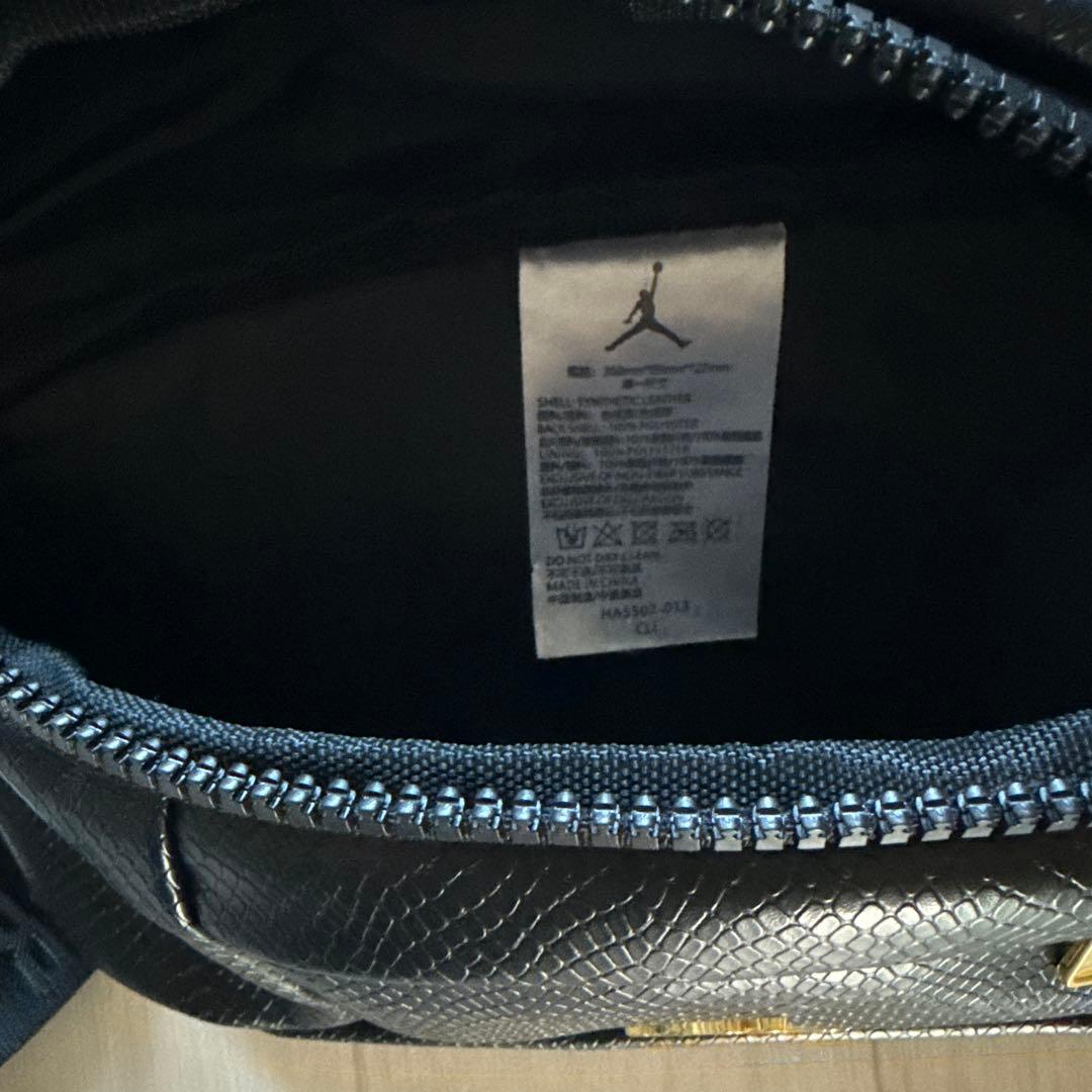 JORDAN ブラック ボディバッグ